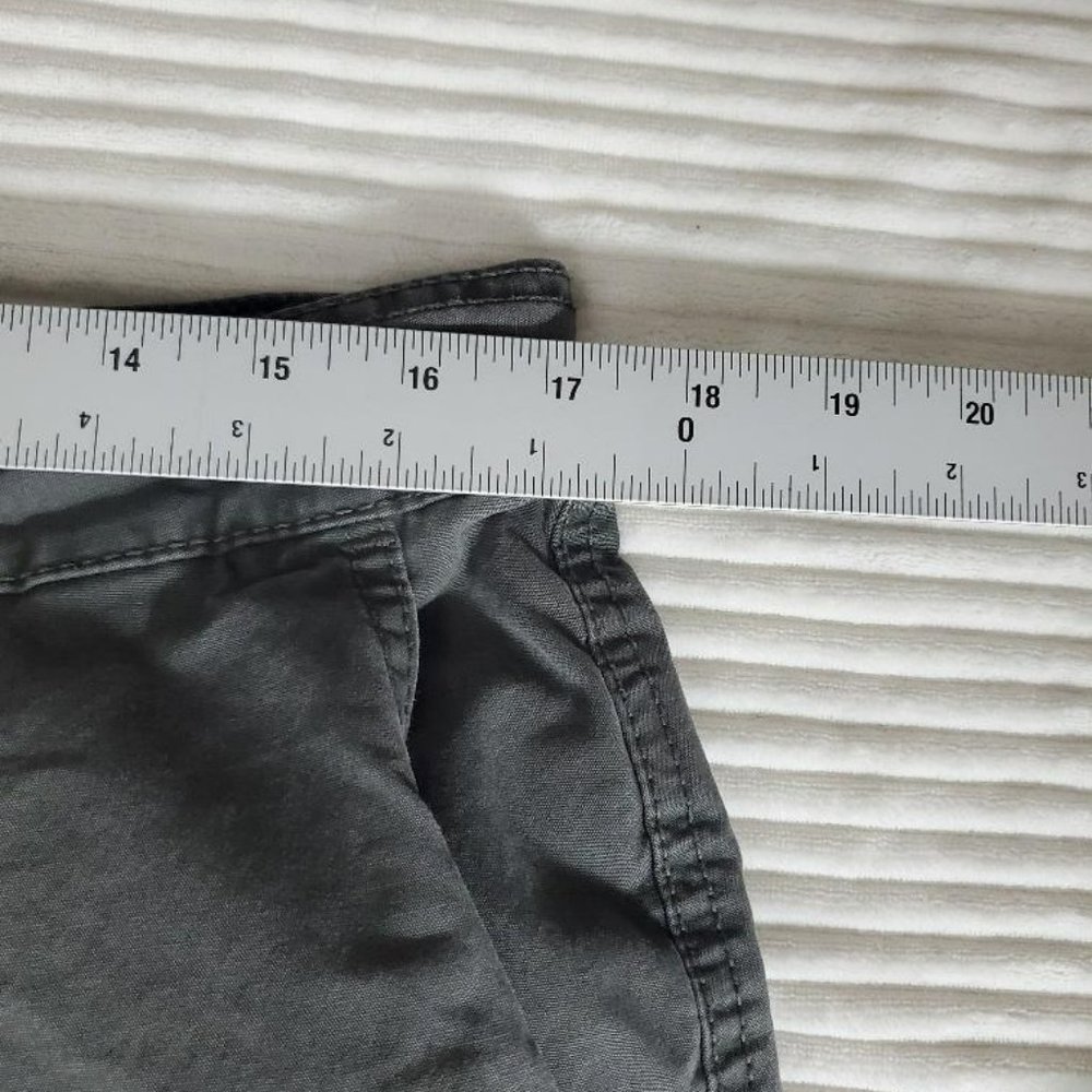 Gap Cargo Shorts Mens 34 Gray Green Snap Pockets 100% Cotton - Picture 6 of 9